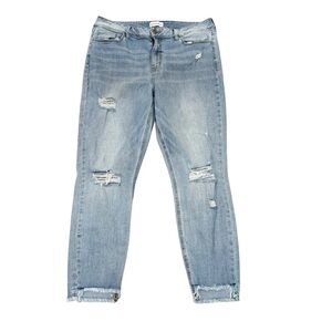 Studio Blue women’s size 32 light wash distressed skinny jeans raw hem ankle